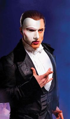  Phantom of the Opera:  Âm thanh ma quái vang vọng từ nhà hát Paris!